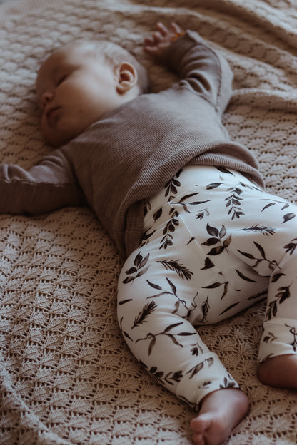 Newborn pants - Taupe Leaves