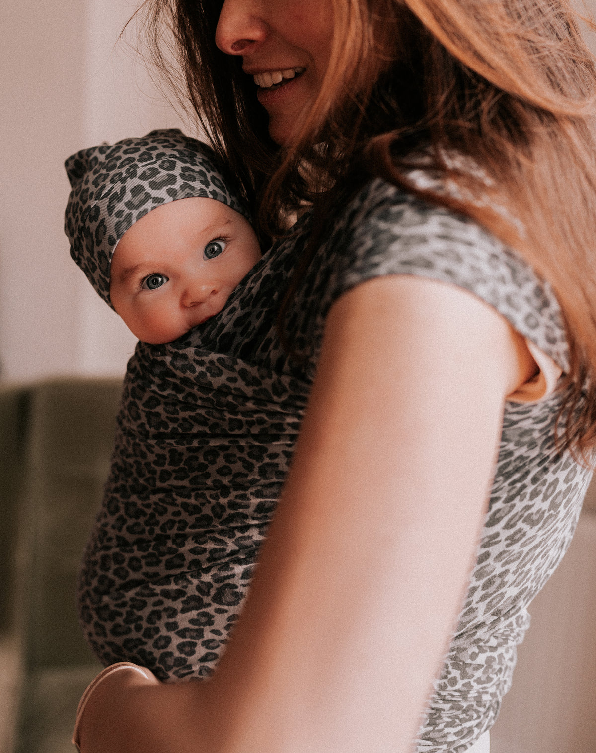 My Jalou Wrap - draagdoek - late grey leopard animal print baby ergonomisch rekbare